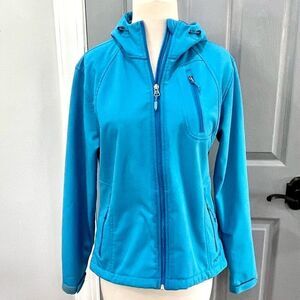 Double Diamond Softshell Fleece Jacket. Sky Blue. Size small.